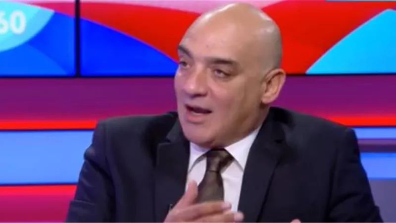 مدير تحرير الأهرام: افتتاح مصانع عالمية في مصر شهادة بكفاءة العامل المصري