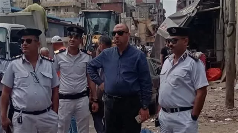 حملة مكبرة لإزالة الإشغالات في حي العرب ببورسعيد لتحسين السيولة المرورية