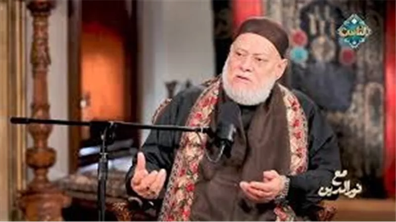 الخشوع الغائب رغم الحركة.. «علي جمعة» يعيد تعريف الصلاة الحقيقية