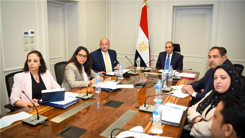 بدر عبد العاطي: جذب الاستثمارات الخارجية وزيادة التبادل التجاري أولوية لمصر