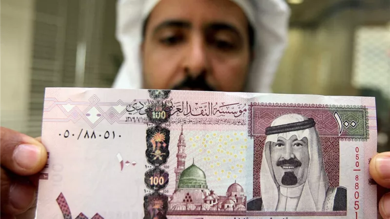 «انهيار جليدي» يصيب سعر الريال السعودي بمنتصف تعاملات اليوم 4/5/2025.. تفاصيل