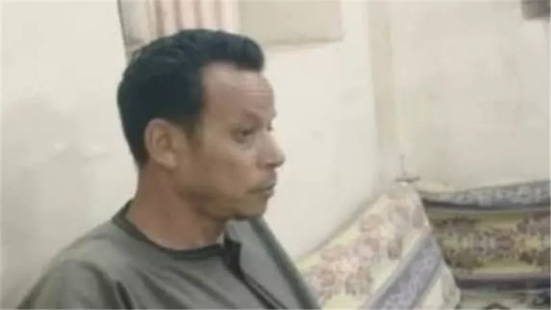 «ومن الحزن ما قتل».. سوهاج تشيع شابًا توفى بعد والده بأسبوعين 