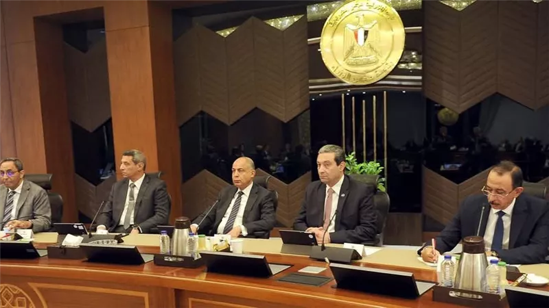 محافظ المنيا يشارك في اجتماع مجلس المحافظين برئاسة رئيس الوزراء