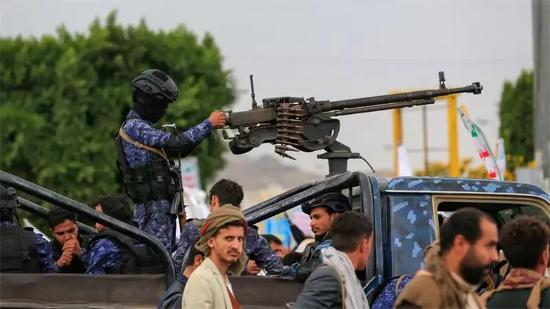 الحوثيون: غارات أمريكية على اليمن بعد تهديدات إسرائيلية بالرد على هجوم المطار