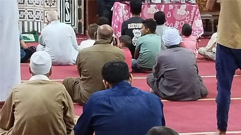 تحت عنوان 