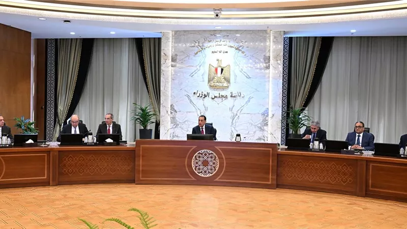مدبولي: سرعة وضع آليات تنفيذية كاملة لتطوير استخراج التأشيرة الإلكترونية