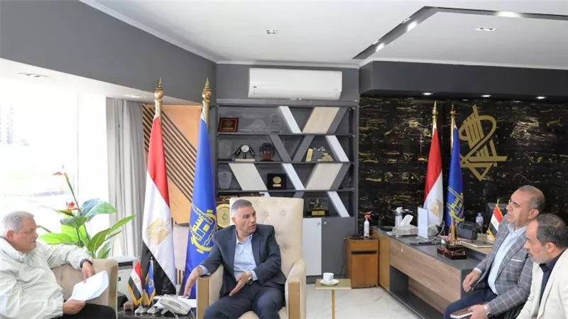محافظ أسوان: إنجاز 70% من مشروعات المياه العاجلة بالمناطق الساخنة 