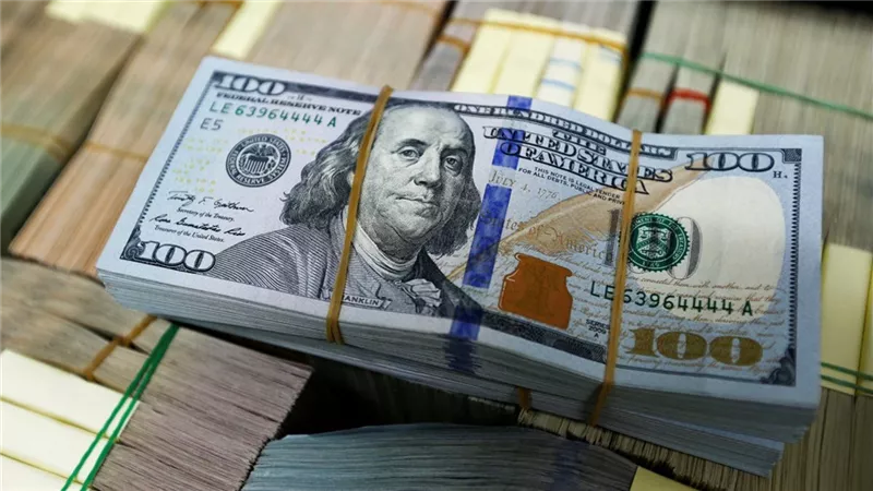 استقرار أسعار الدولار أمام الجنيه بالبنوك بمنتصف تعاملات اليوم 5 مايو 2025