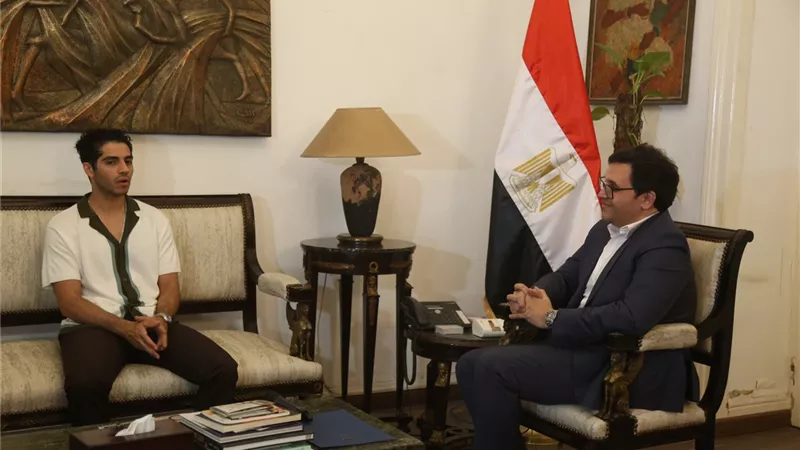 وزير الثقافة يكرم مينا مسعود: نموذج للنجاح العالمي والتمسك بالهوية المصرية