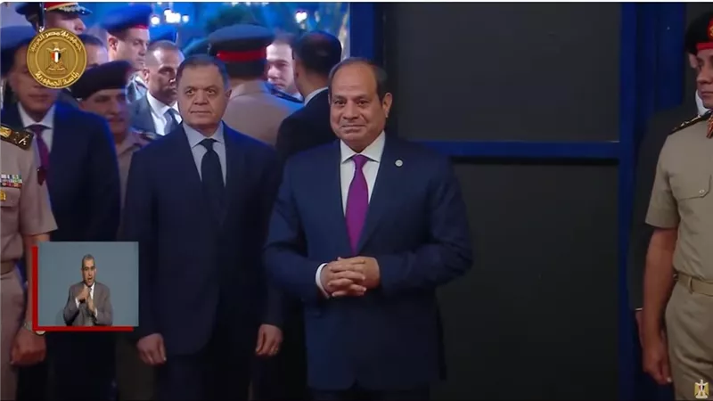 الرئيس السيسي يشاهد فيلما تسجيليا عن تاريخ الفروسية