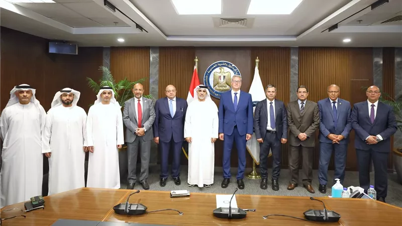 وزير البترول يبحث مع مجموعة موانئ ابوظبي سبل تعزيز التعاون المشترك