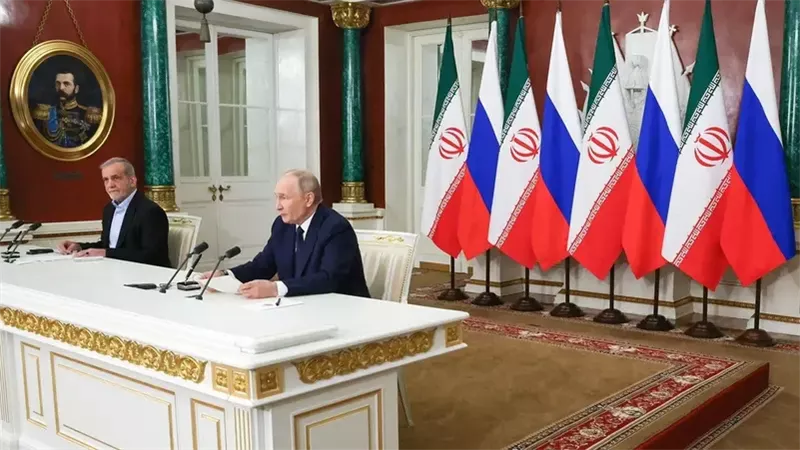 الكرملين: بوتين بحث مع طهران تطورات المحادثات بين إيران وأمريكا