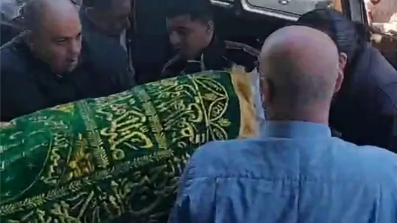 وسط غياب نجوم الفن.. تشييع جثمان الفنان الراحل نعيم عيسى بالإسكندرية