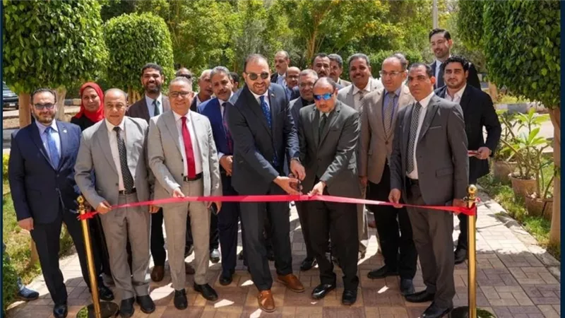 السفارة الأمريكية وجامعة الأزهر يفتتحان مركز تعليم الإنجليزية بأسيوط 