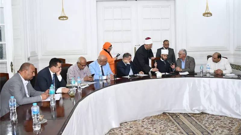 وزير الأوقاف يلتقي نواب البرلمان لتعزيز التواصل وتلبية احتياجات المواطنين