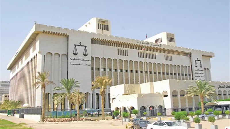 حبس وعزل وكيلين و3 مستشارين سابقين في الديوان الأميري بالكويت