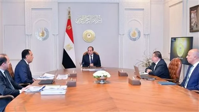 خبير اقتصادي : الرئيس السيسي حريص على خفض الأسعار وتقليل معدلات الديون 