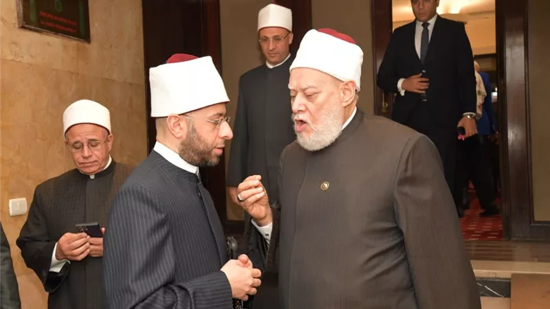 قبل حسم مصير قانون الفتوى.. اتفاق بين المؤسسات الدينية على التزام الصمت|خاص