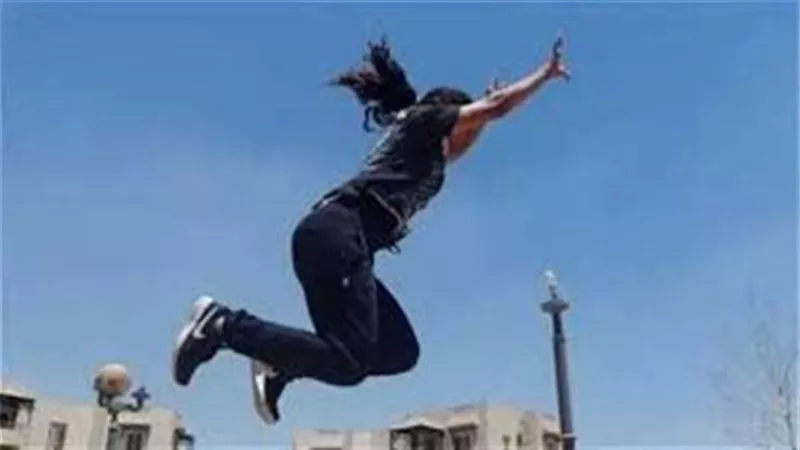 ماتت دفاعا عن زوجها .. تفاصيل قصة زوجة قفزت من الطابق الرابع 