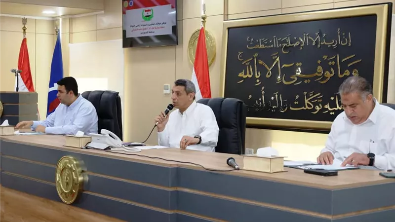 محافظ السويس يوجه بتخصيص موظف مسئول لكل شارع لمتابعة حالات التعدي