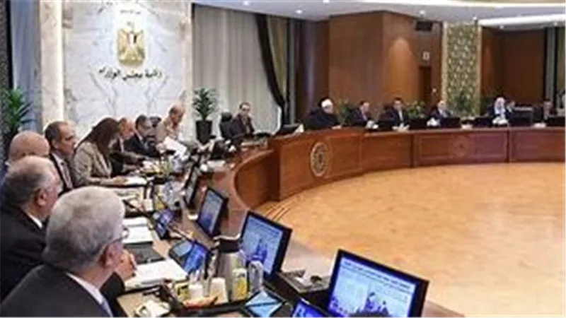 رئيس الوزراء: التحقيقات جارية بشأن مشكلة البنزين المغشوش
