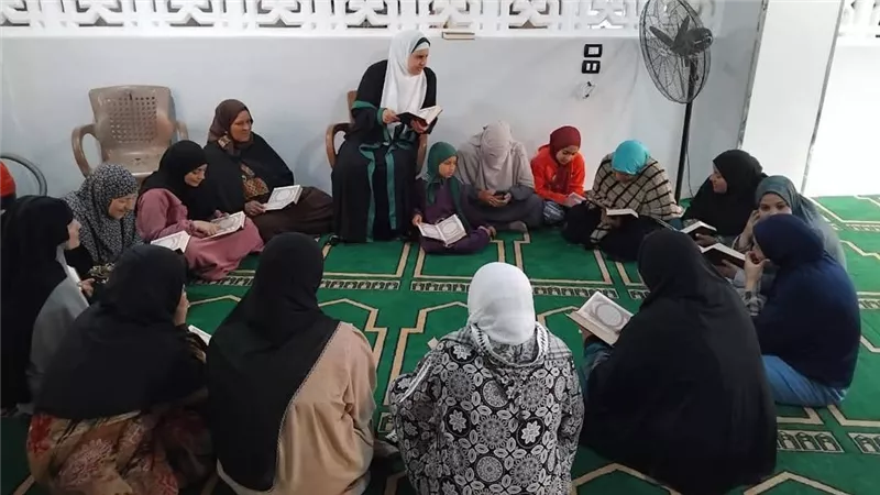 انعقاد المقارئ القرآنية للسيدات المتقنات في حفظ القرآن الكريم بالفيوم |صور