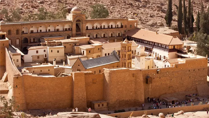 ملتقى الديانات السماوية.. القصة الكاملة لمخاوف إخلاء دير سانت كاترين