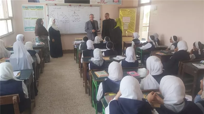 محافظ أسيوط يوجه بمتابعة سير العملية التعليمية بمدارس المحافظة