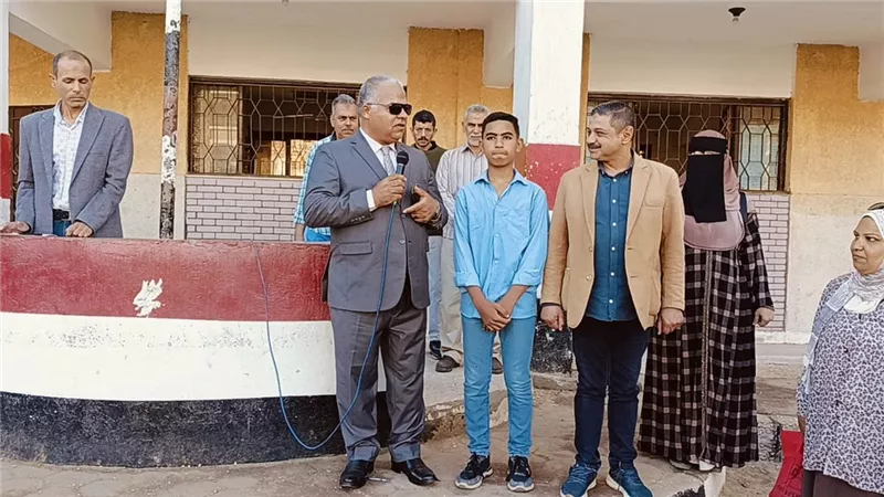 إحالة مدير مدرسة فنية تجارية بأبشواي للتحقيق بجولة لمدير تعليم الفيوم |صور