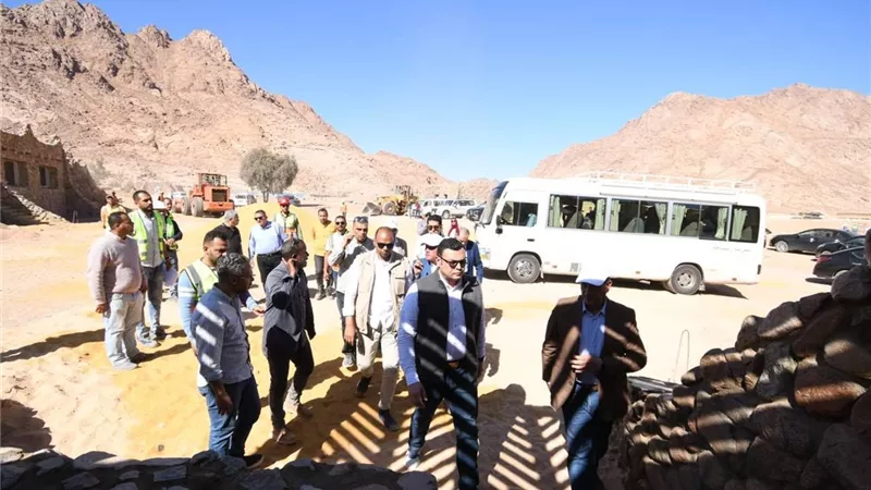 وزير الاسكان يزور «الفندق الجبلى»  فى دير سانت كاترين 