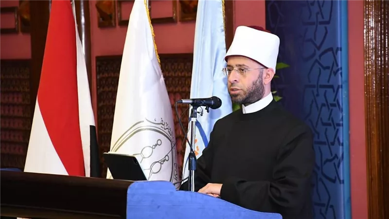 أسامة الأزهري يثني على تلاوة محمد أبو علا: 