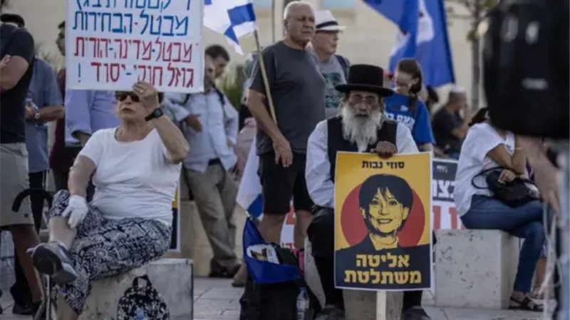جهاد حرب: نتنياهو يسعى للقضاء على الكيان السياسي الفلسطيني بتدمير غزة والضفة