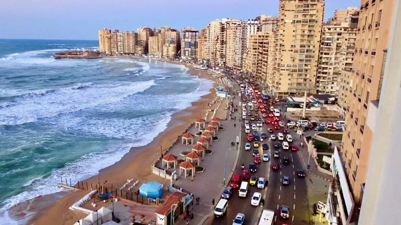 7 آلاف مبنى.. هل توجد عقارات مهددة بالانهيار في الإسكندرية؟