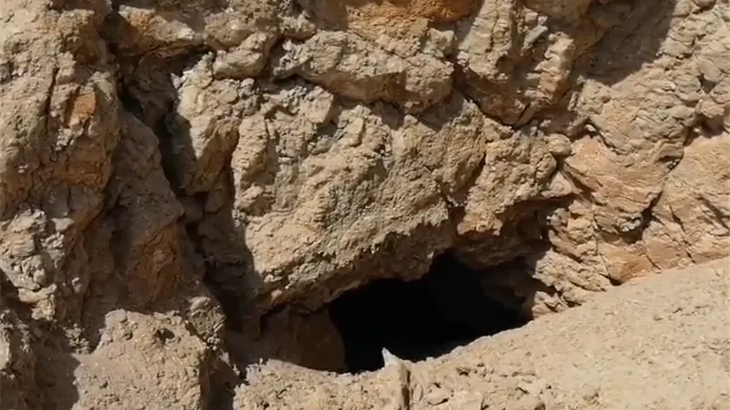 مغارة علي بابا تحولت لمقابر جماعية.. رحلة البحث عن الذهب المسحور بصحراء قنا