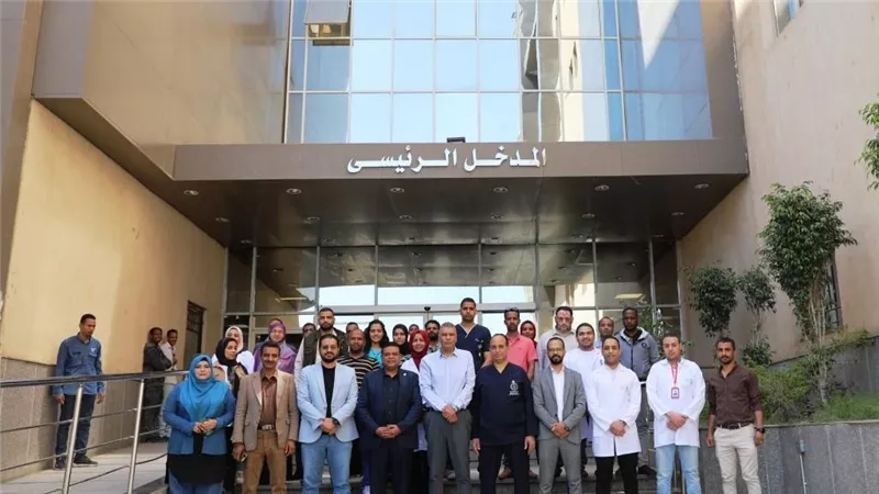 محافظ أسوان يوجه بتسخير الإمكانيات لفريق عمل هيئة التأمين للدعاية عن المنظومة 