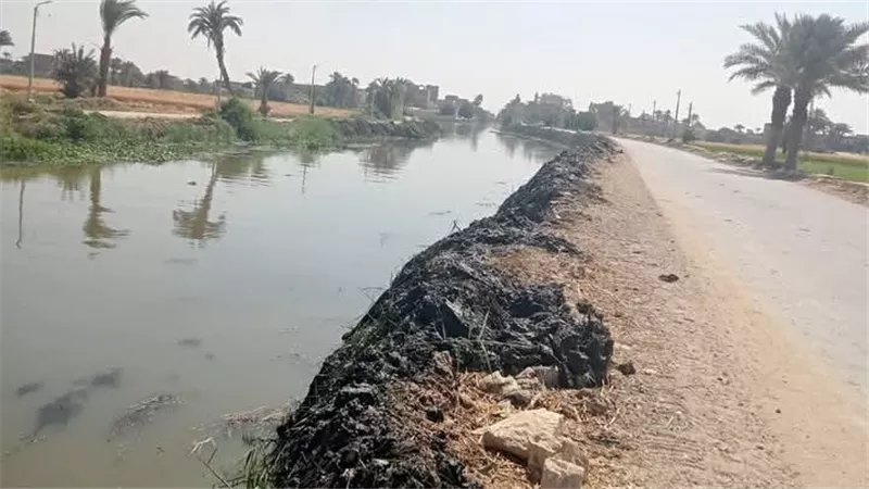 تطهير الترع والمصارف ورش القرى والضواحي حفاظاً على البيئة وصحة مواطنين الفيوم