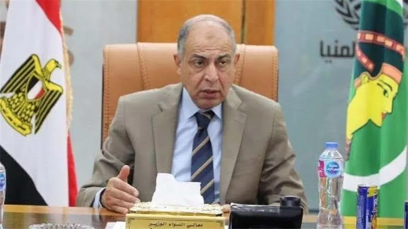 محافظ المنيا يقرر مد فترة التقديم لتراخيص الميكروباصات لمدة شهر 