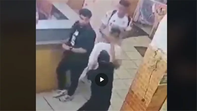 محاولة قتل طالب ثانوي داخل سنتر خصوصي بالقاهرة .. تفاصيل