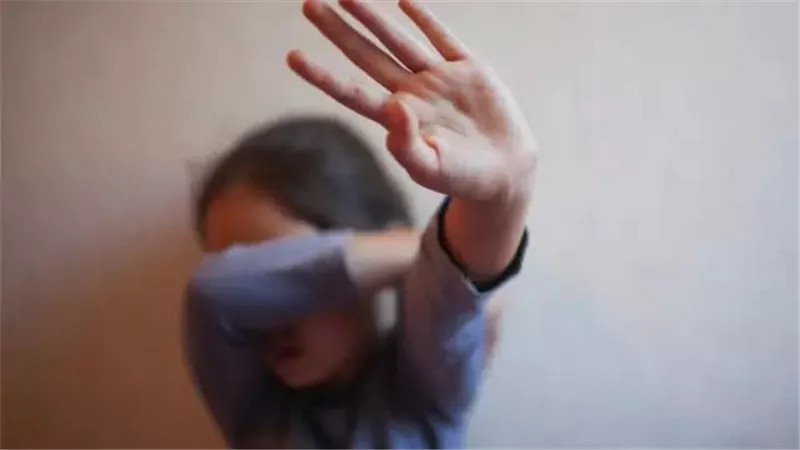 مصرع طفلة بعد تعذيبها بالإسماعيلية .. والمتهم في  قبضة الأمن