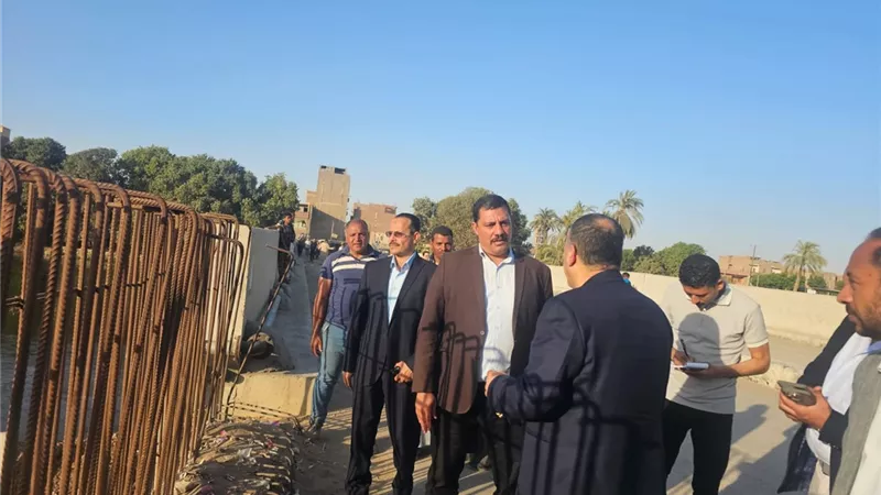 محافظ أسيوط يتفقد مشروع إنشاء مصنع لمنتجات الرمان بالبداري