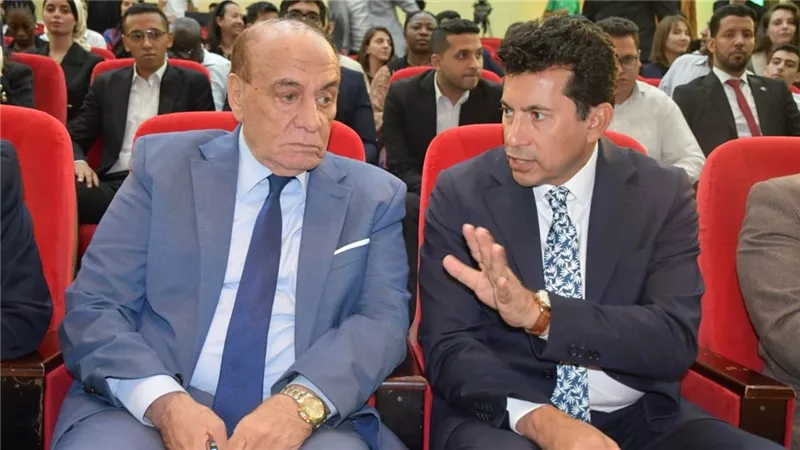 وزير الشباب والرياضة يشهد أولى جلسات منحة ناصر للقيادة الدولية