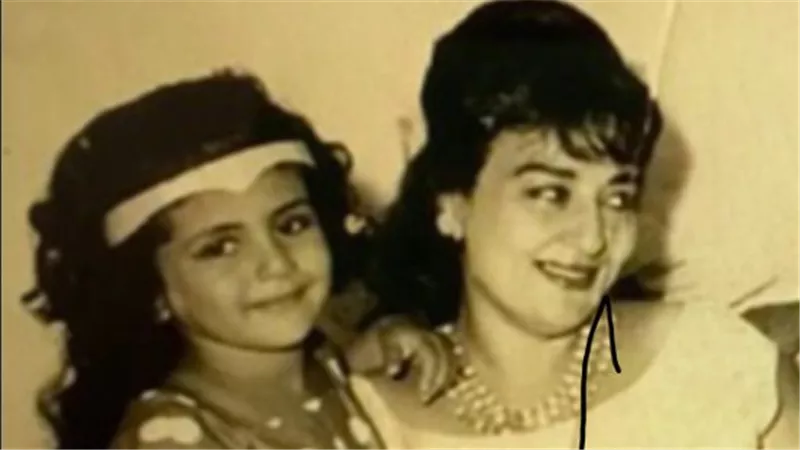 هالة صدقي تحتفل بعيد الأم بأمريكا: 