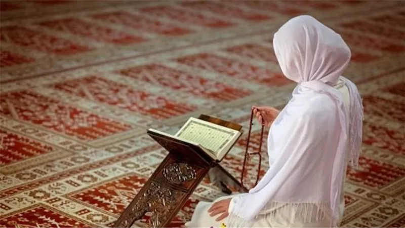 ما هو فضل التسبيح والتحميد والتكبير بعد الصلاة؟.. أمين الفتوى يوضح