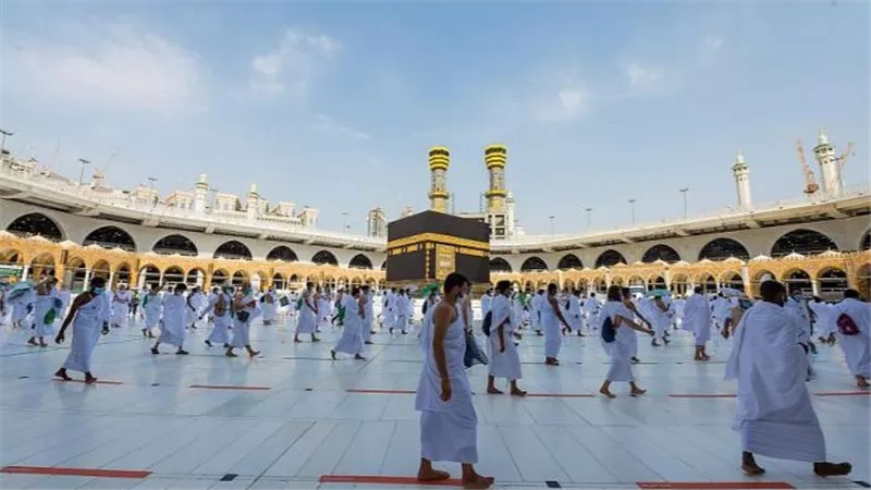 طواف الوداع للحاج والمعتمر.. سنة نبوية أم فريضة شرعية؟