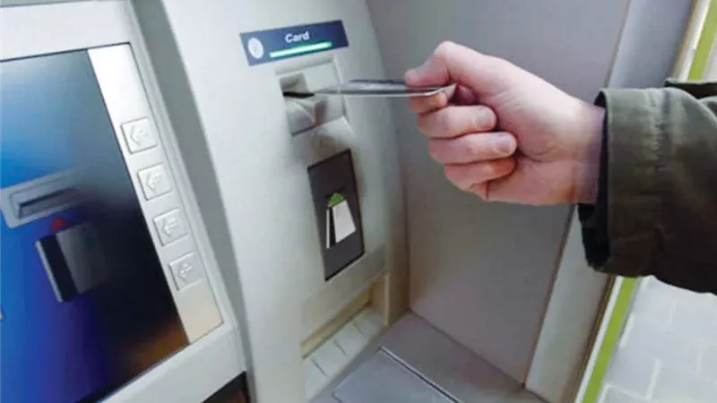 خبير مصرفي: نقل الأموال لتغذية الـATM يحتاج ترتيبات أمنية مكلفة