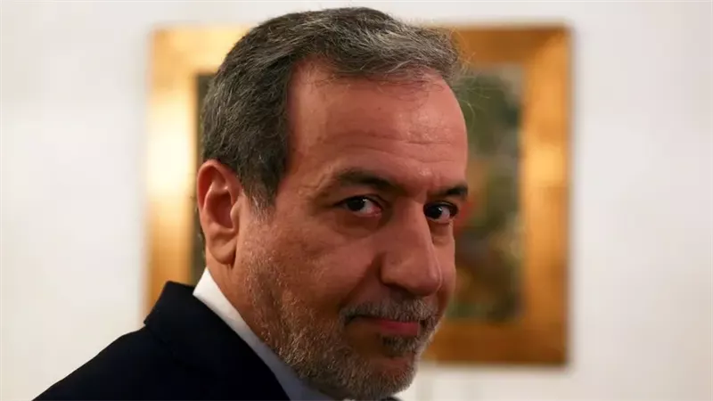 إيران تحذر القوى الأوروبية من «استراتيجية المواجهة» في ملفها النووي