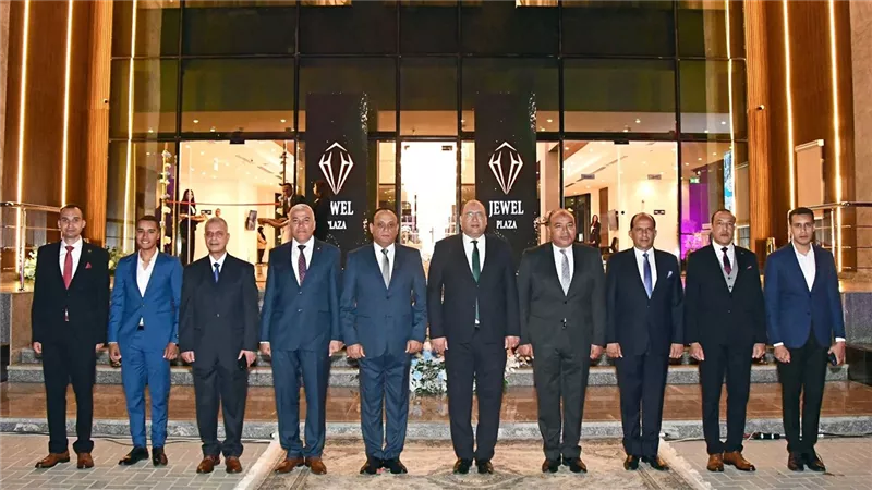 القوات المسلحة تفتتح فندقي 