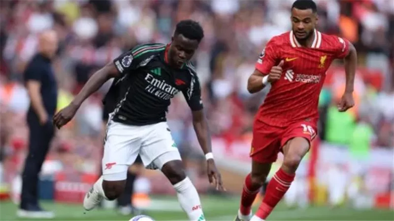 ليفربول يضرب قلعة أرسنال بصاروخي جاكبو ودياز في الشوط الأول