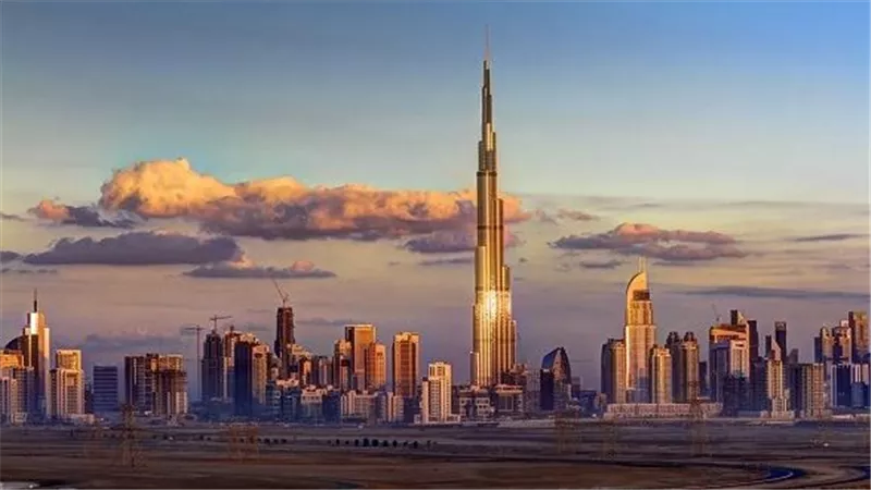 طقس الإمارات اليوم.. أجواء حارة جدا على مختلف المناطق