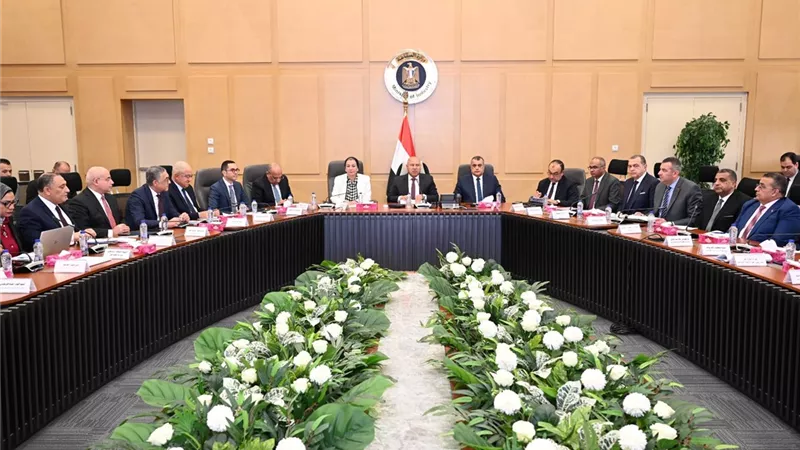 كامل الوزير: لن يُسمح بصرف أي مخلفات صناعية في البحر أو داخل باطن الأرض 